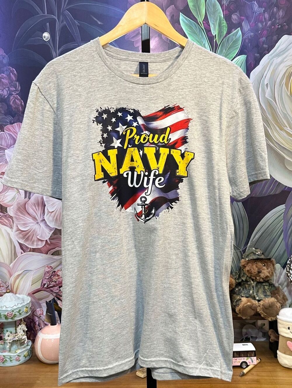 Gildan M Proud Navy Wife Graphic Tee American Flag Anchor Americana Nautical